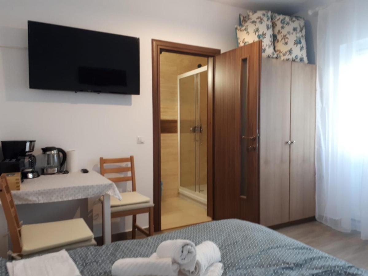 Hunyadi Budget Ciresica Sibiu Exterior photo